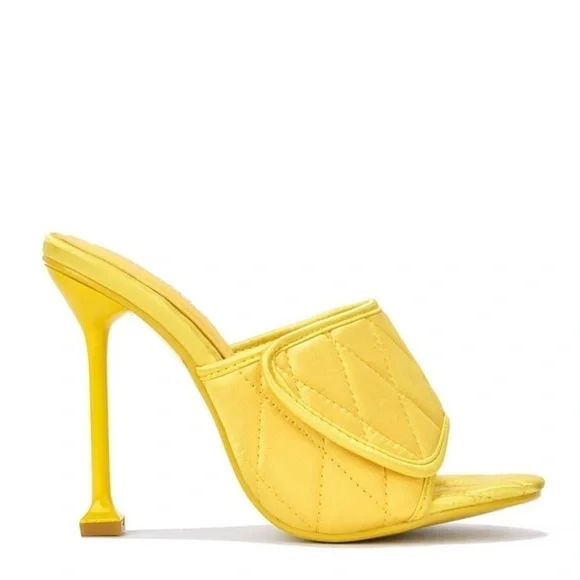 CAPE Robbin Leslee Heels - Picture 2 of 10